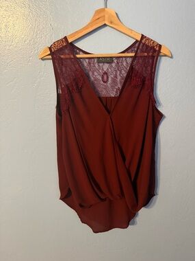 Astr Burgundy Lace-Trim Surplice Sleeveless Camisole